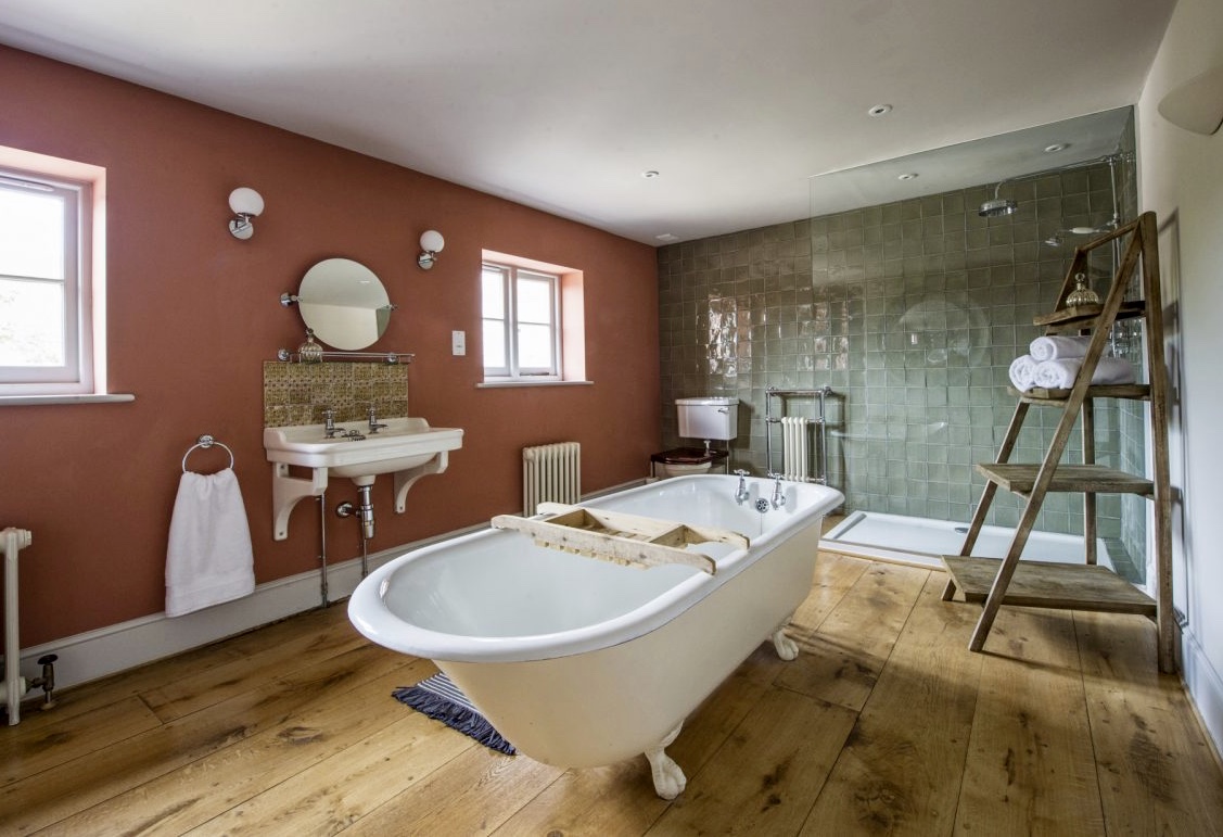master ensuite bathroom.jpg